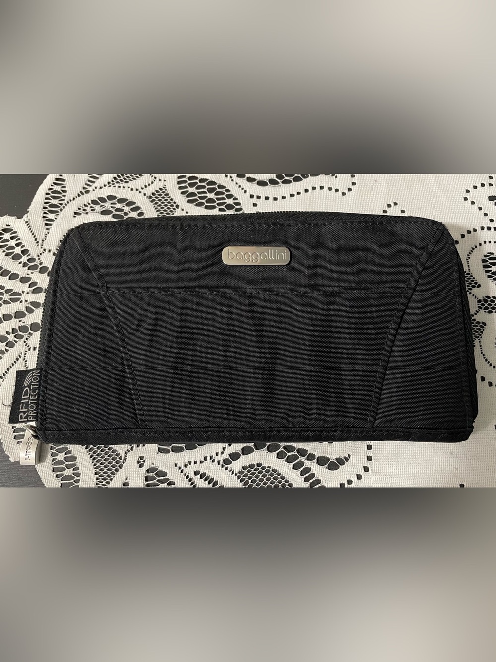 Baggallini RFID Protection Black Organizer Wallet